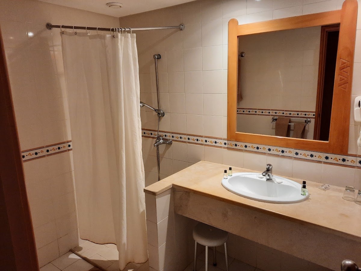 Room 8