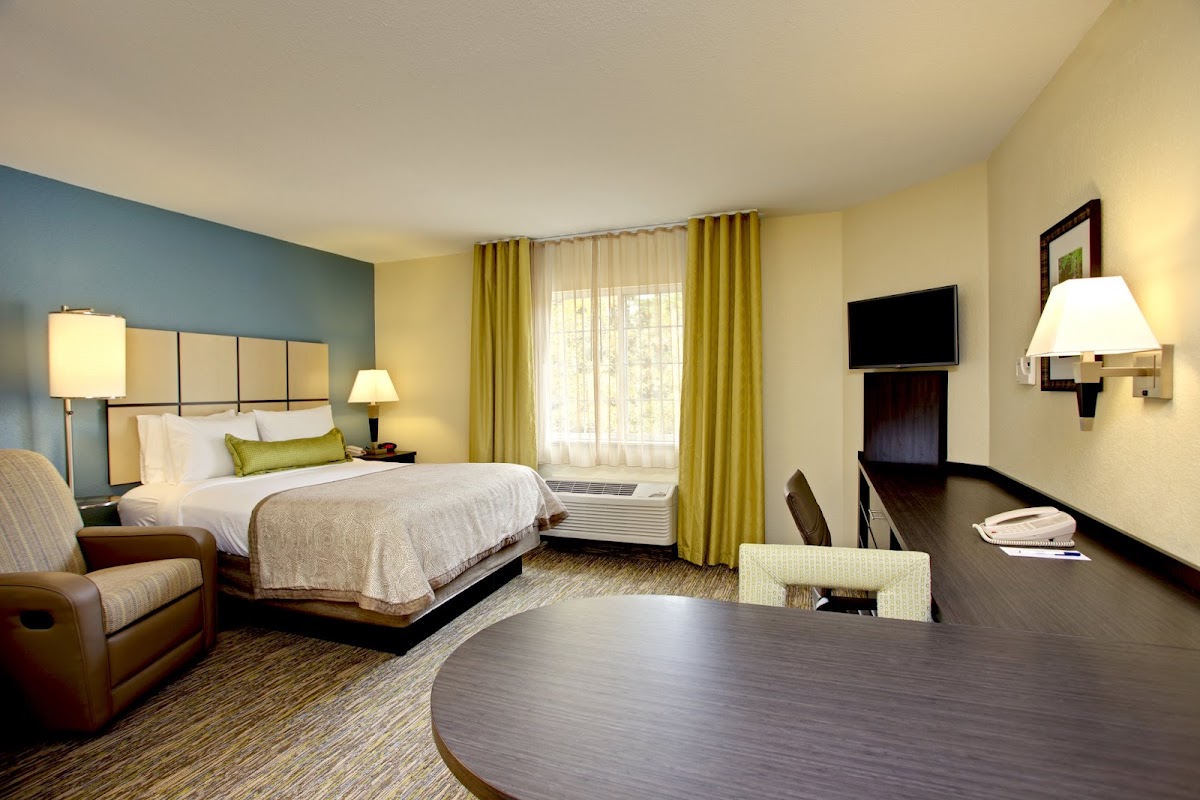 Candlewood Suites Raleigh Crabtree by IHG photo 2