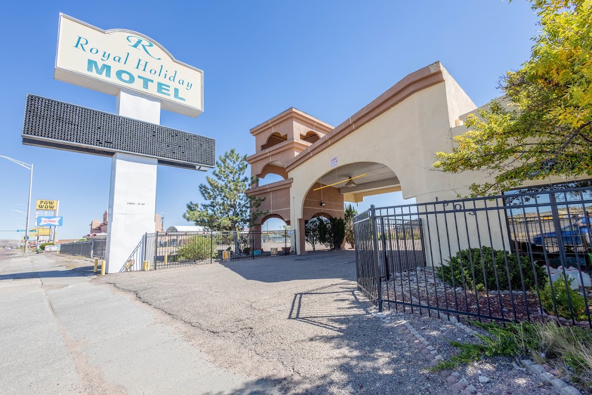 Royal Holiday Motel By Belvilla Gallup I-40