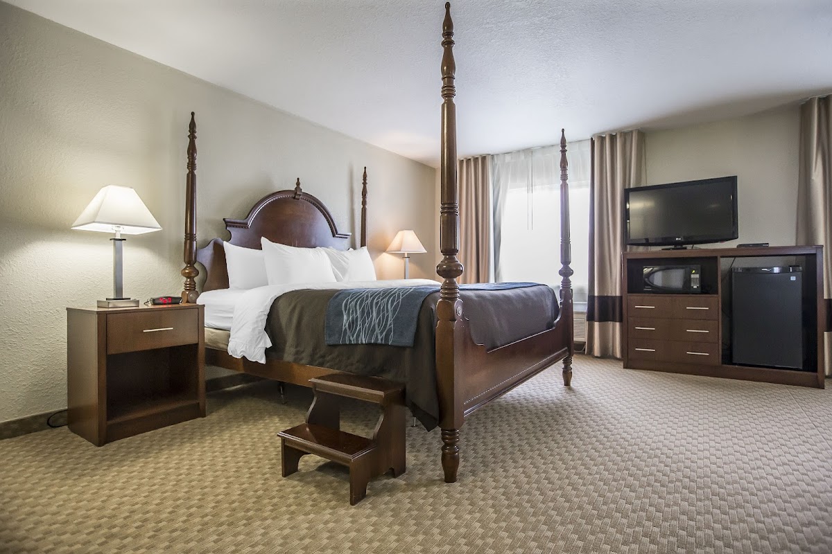 Quality Inn & Suites Dixon near I-88