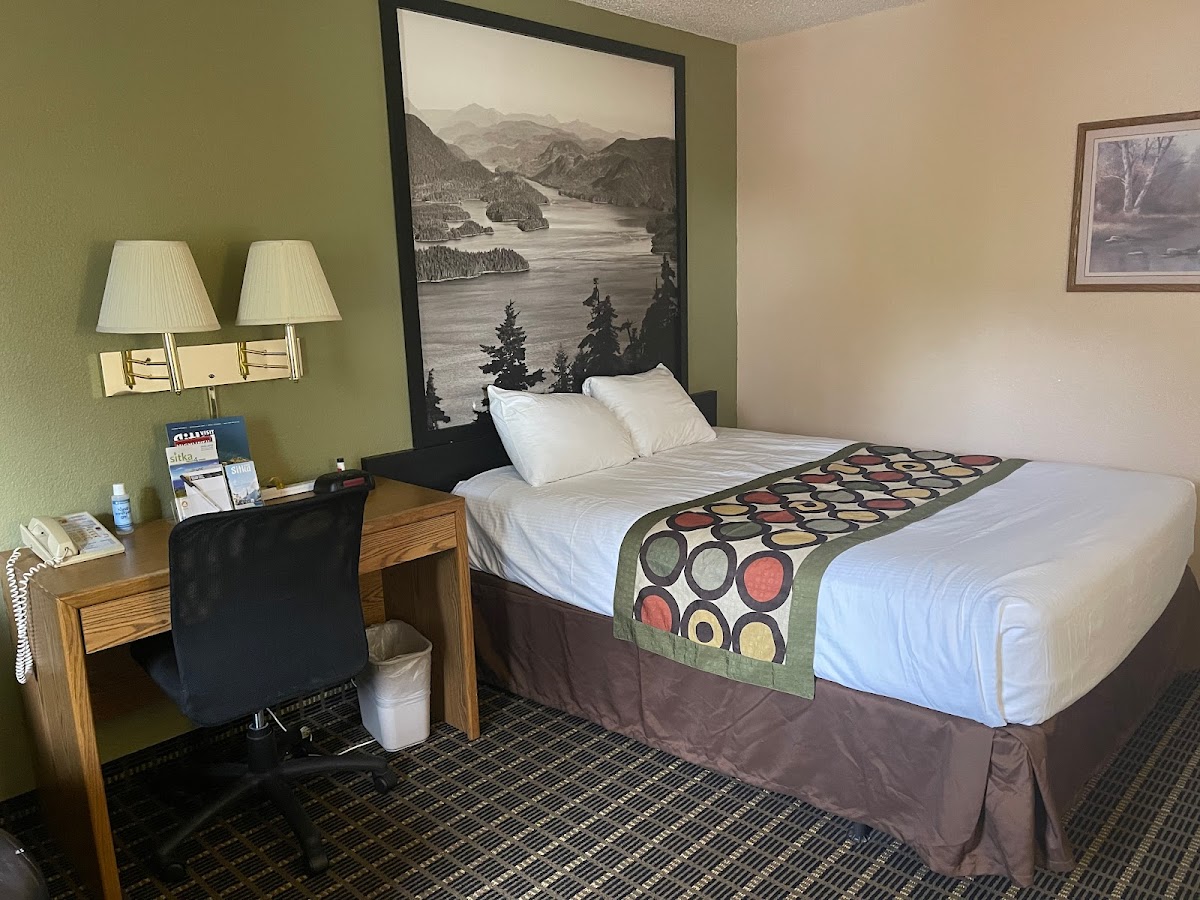Baranof Lodge photo 2