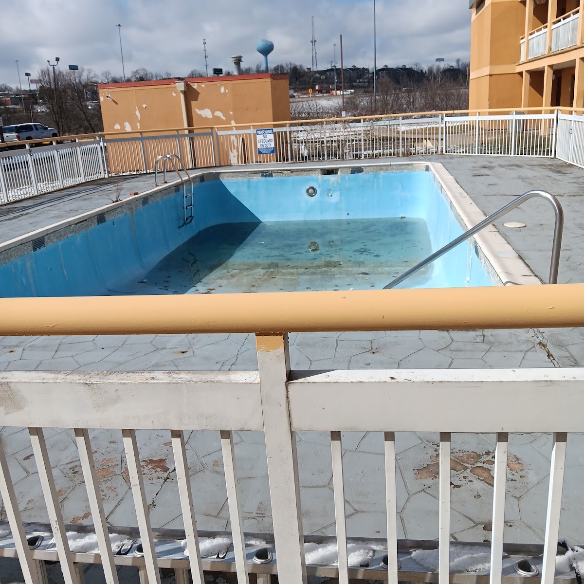 Copley Inn & Suites By OYO Akron OH photo 3