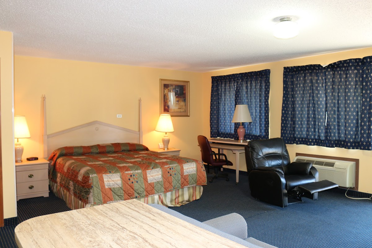 Canterbury Inn & Suites.Parsons,KS 67357 photo 2