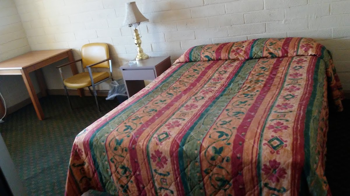 Lazy C Motor Lodge photo 2