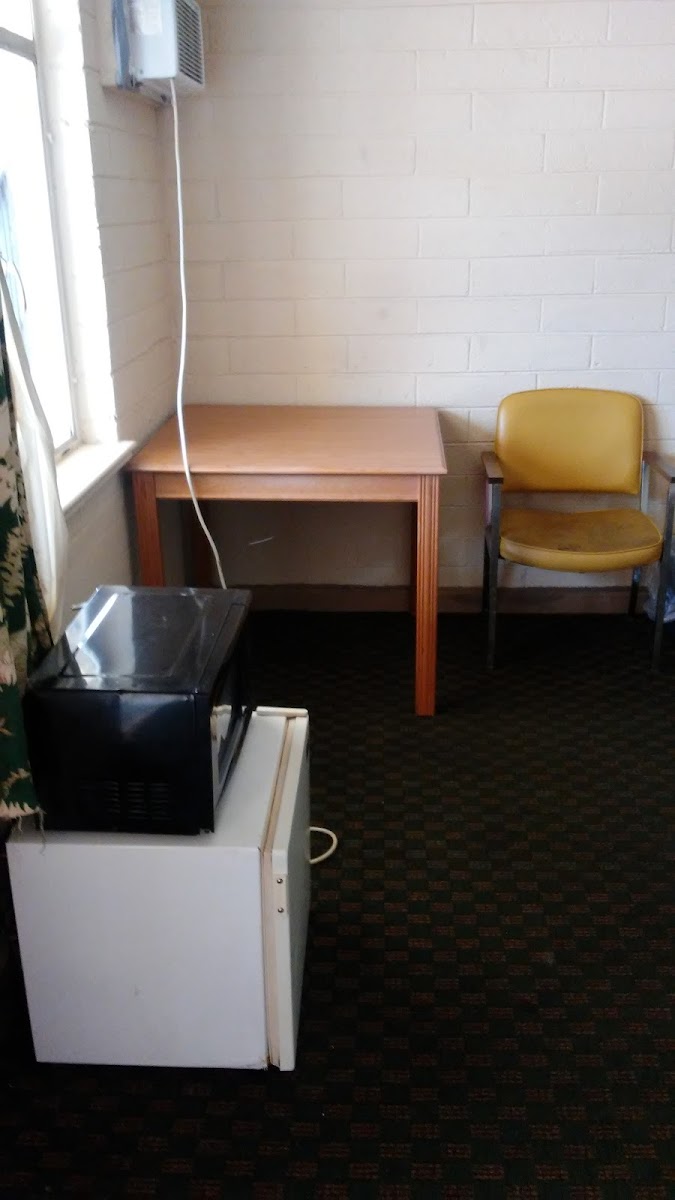 Lazy C Motor Lodge photo 3