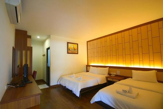Room 8