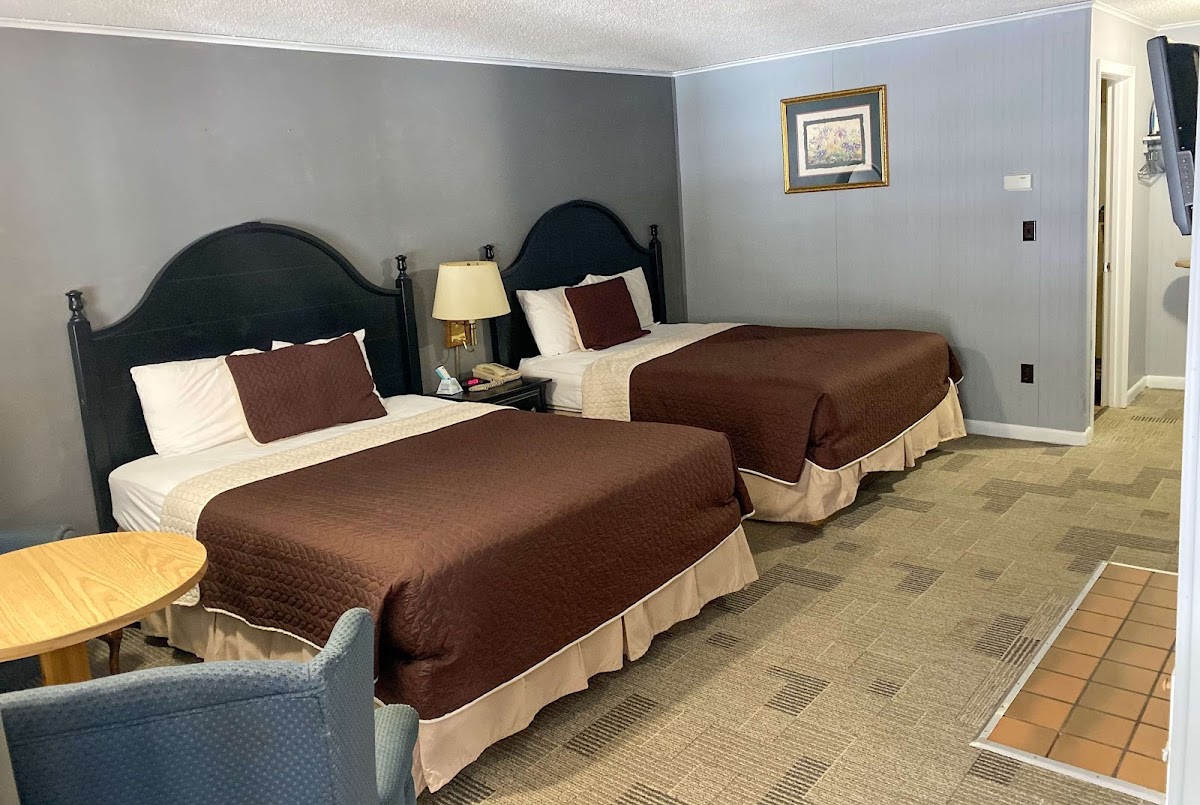 Travelodge by Wyndham Lincoln Near White Mountain photo 3