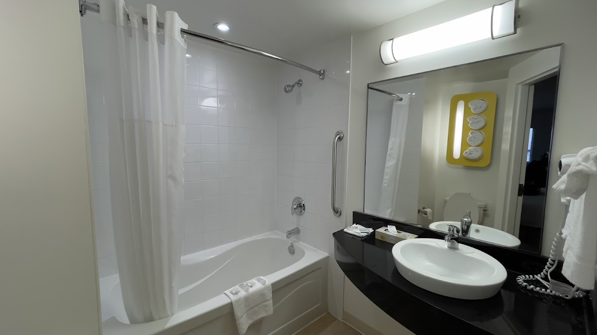 Motel 6 Kingston, ON photo 3