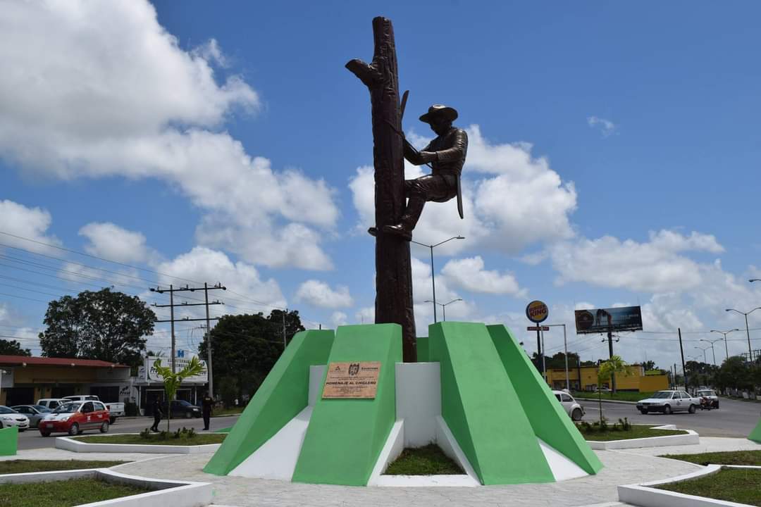 Monumento al CHICLERO.