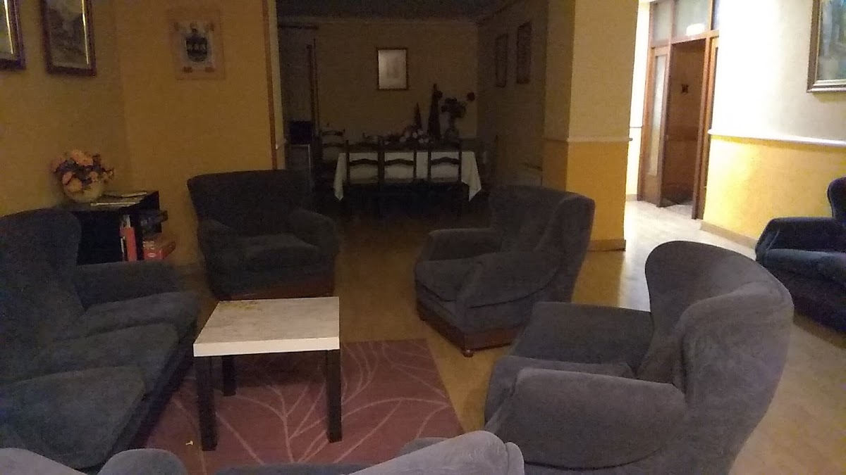 Room 8
