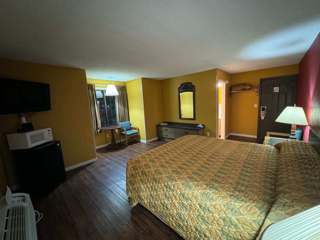 Tennessee Mountain Lodge Riverside by OYO photo 3