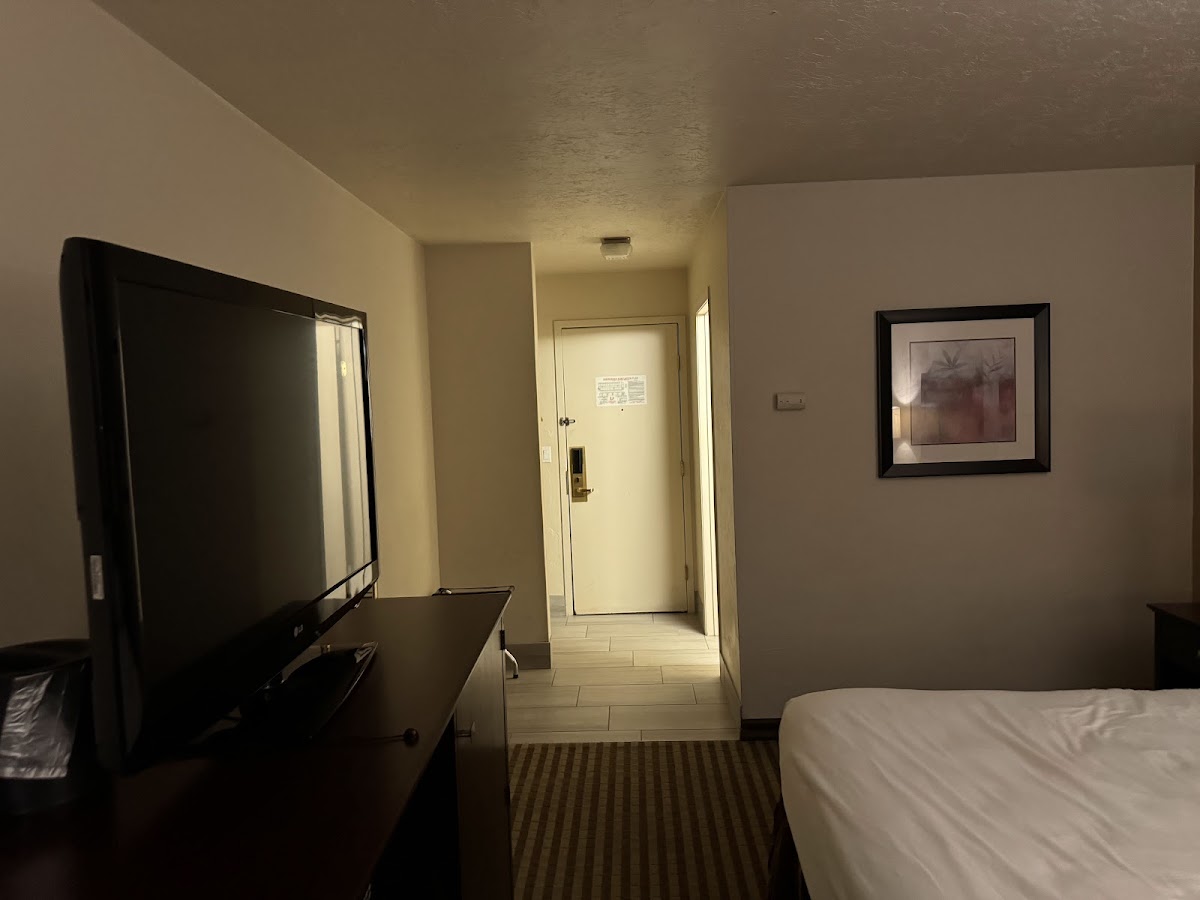 Hotel Bridgeway, a Ramada by Wyndham photo 2