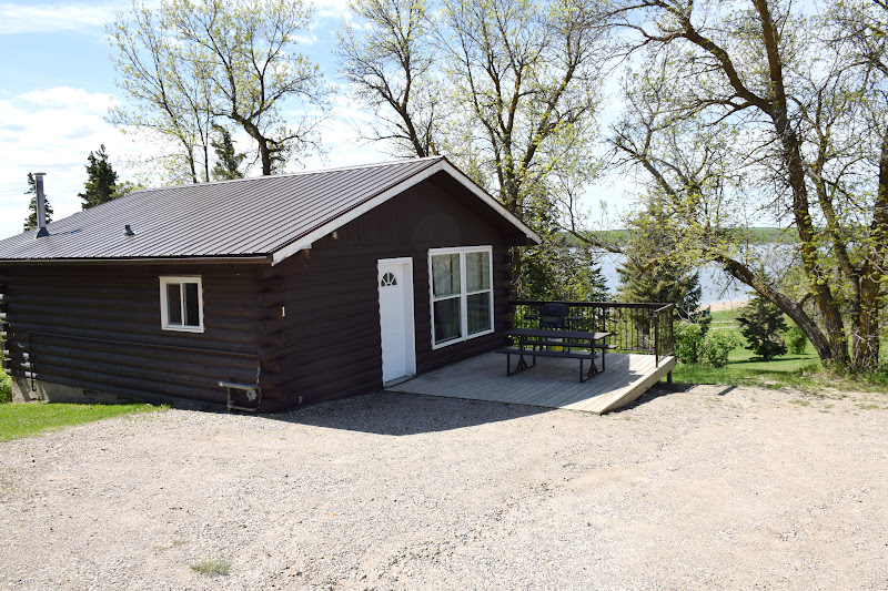 Kenosee Inn & Cabins