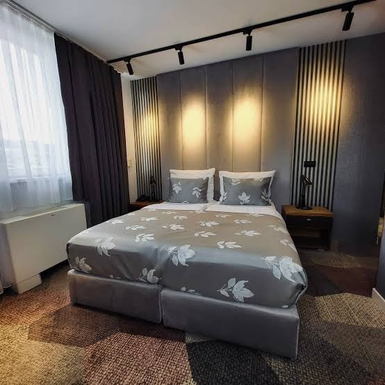 Room 10