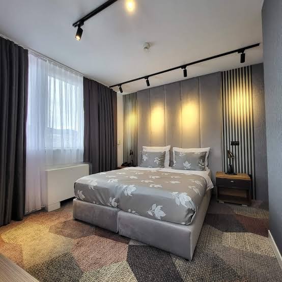 Room 8