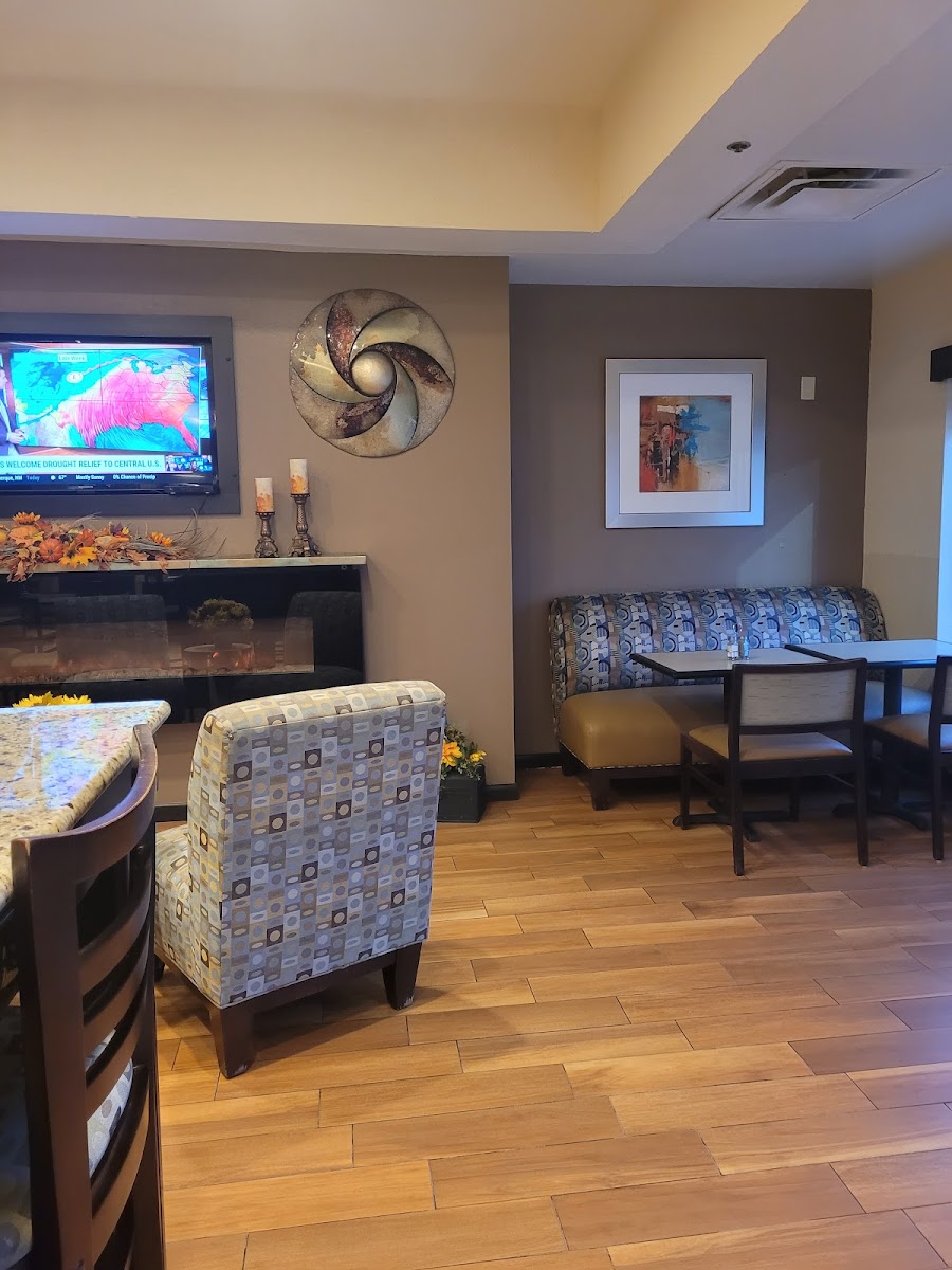 Holiday Inn Express & Suites Murphy, an IHG Hotel photo 2