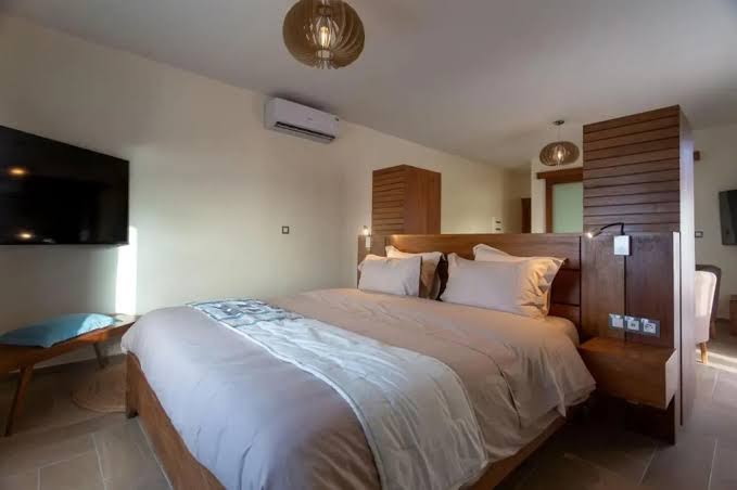 Room 8