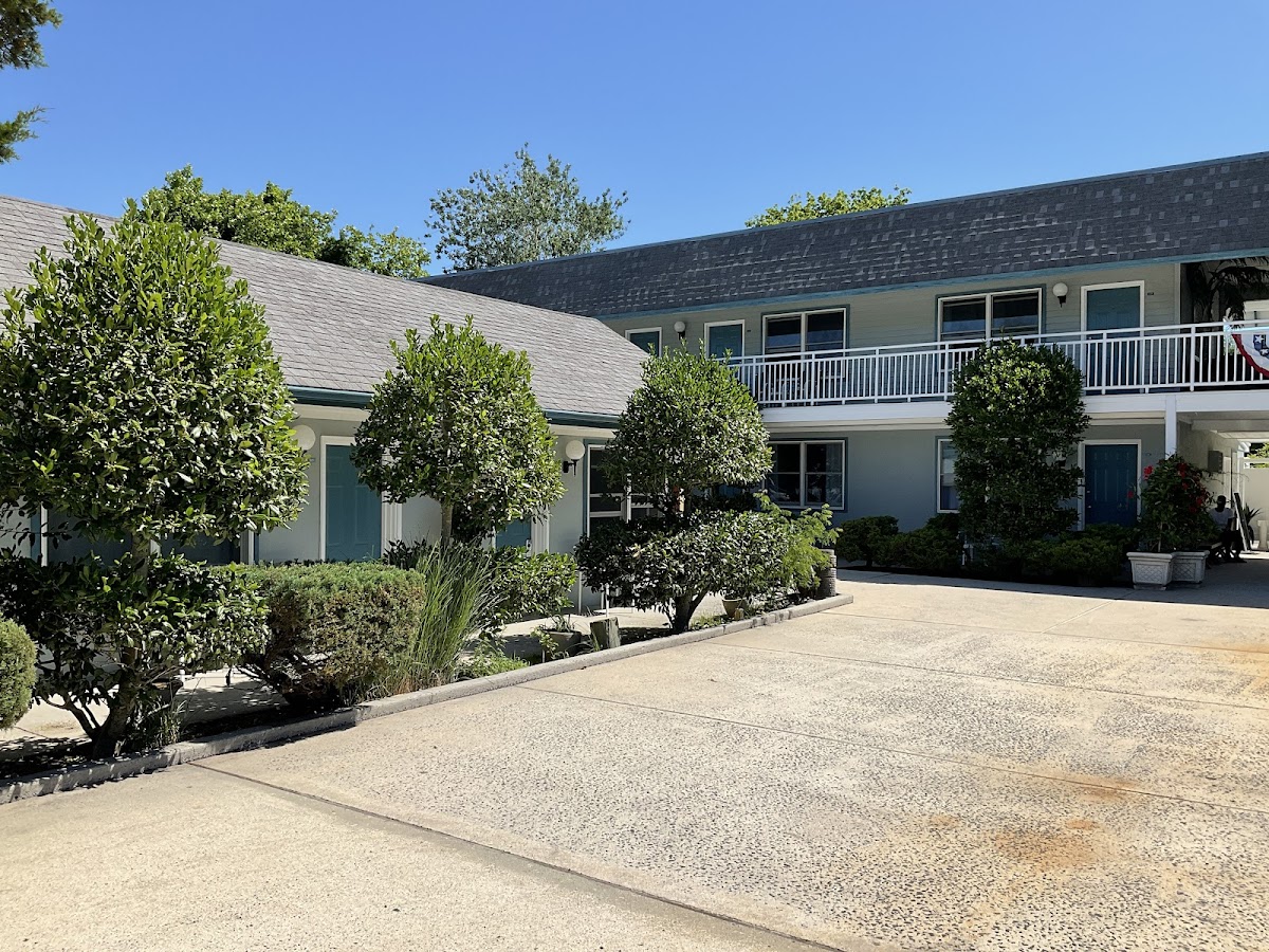 Cape Harbor Motor Inn