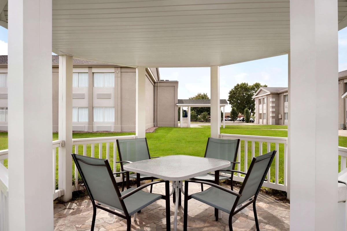 Baymont by Wyndham Des Moines North photo 3