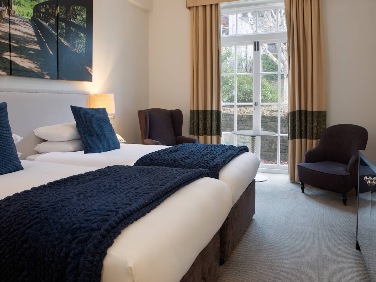 Sunday Box Hill Burford Bridge Hotel photo 2