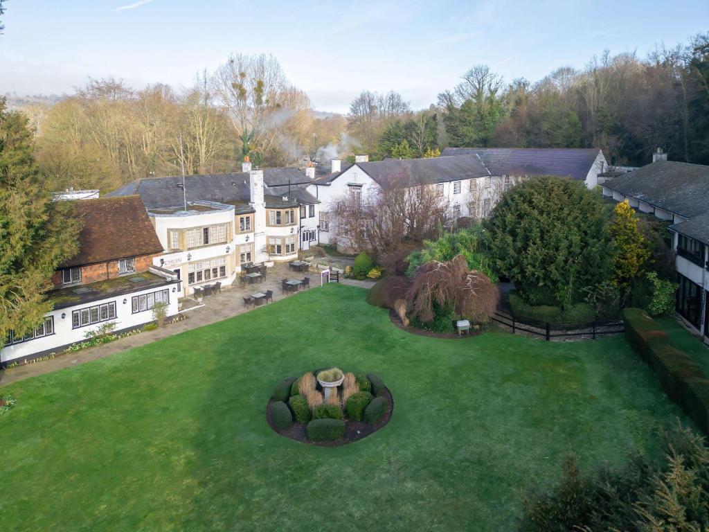 Sunday Box Hill Burford Bridge Hotel photo 3