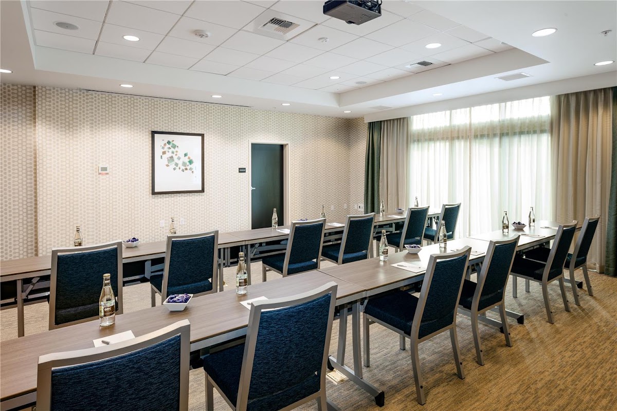 Hampton Inn & Suites by Hilton Seattle/Northgate photo 2