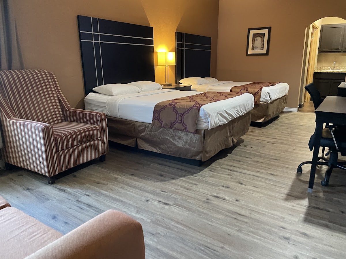 Executive inn and suites photo 2