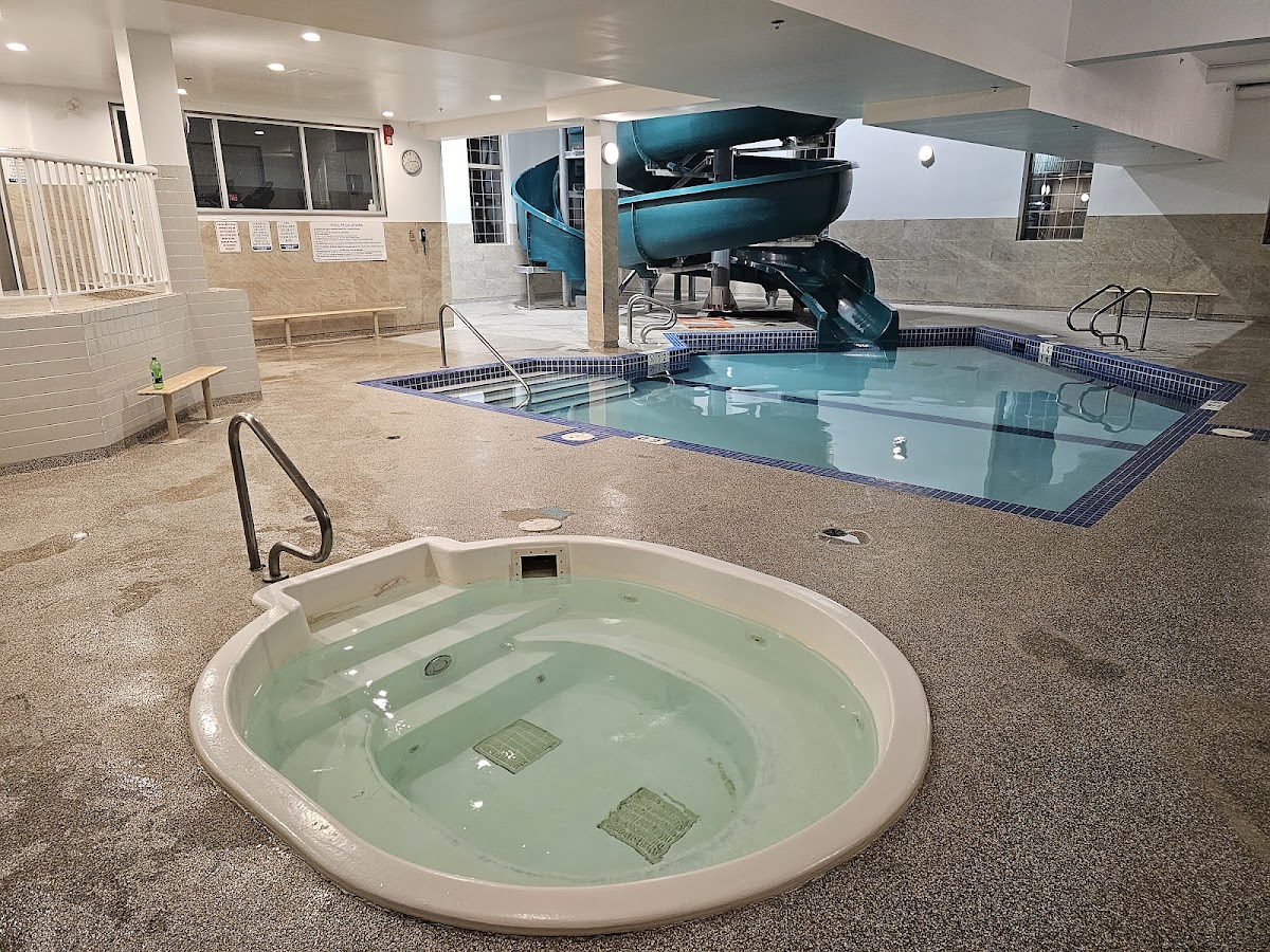 Service Plus Inns & Suites photo 2