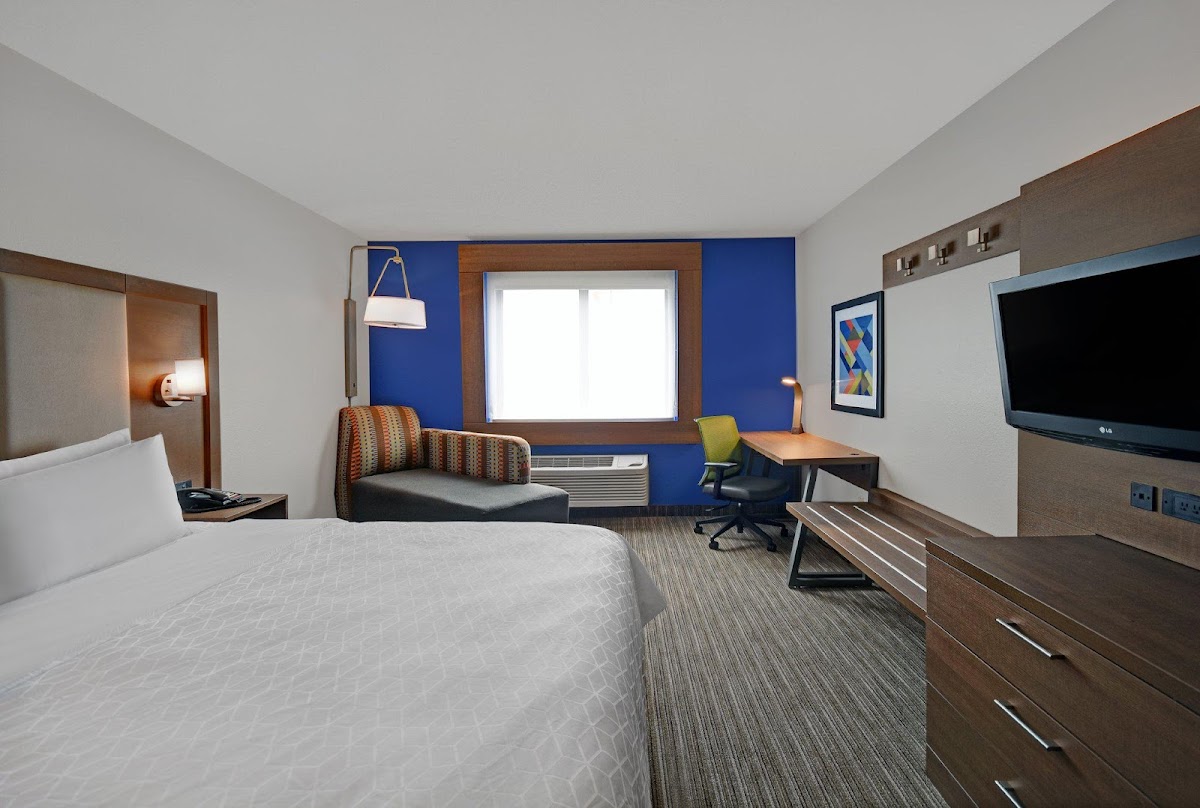 Holiday Inn Express Marshall by IHG photo 2