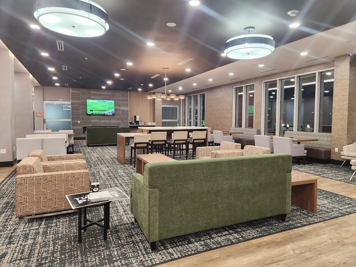 La Quinta Inn & Suites by Wyndham Phoenix West / Glendale photo 2