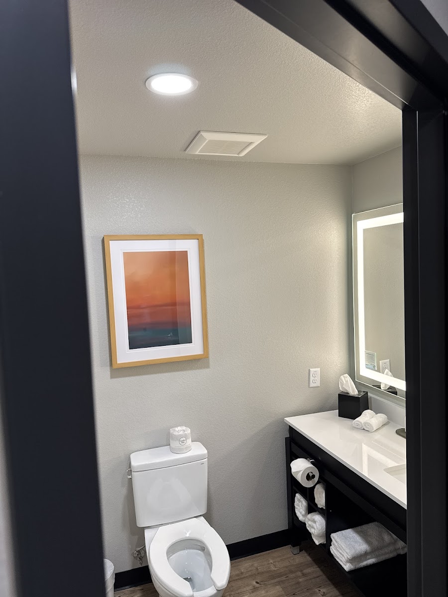 La Quinta Inn & Suites by Wyndham Phoenix West / Glendale photo 3