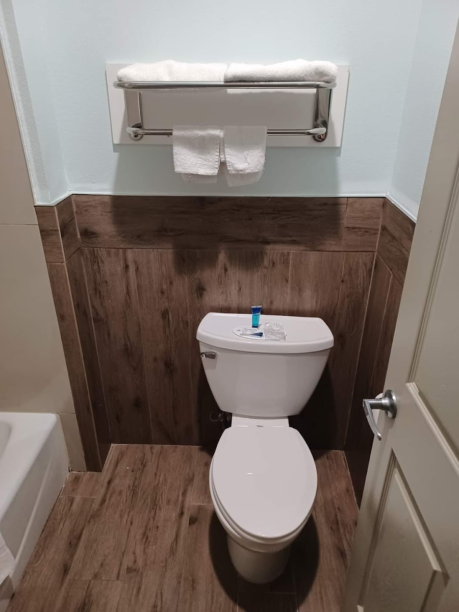 Baymont by Wyndham Kingwood photo 3