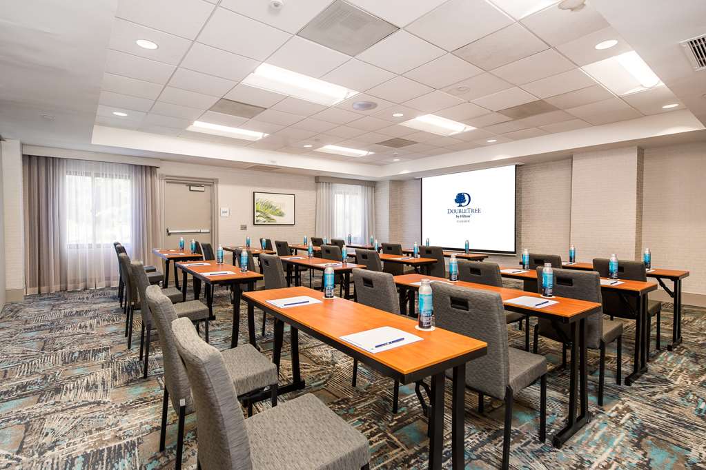 DoubleTree by Hilton Hotel Carson photo 3