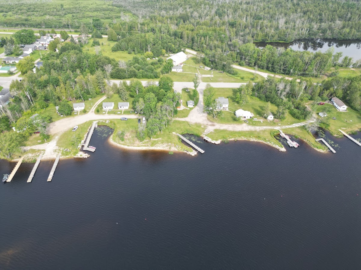 Lindberg's Cove Resort