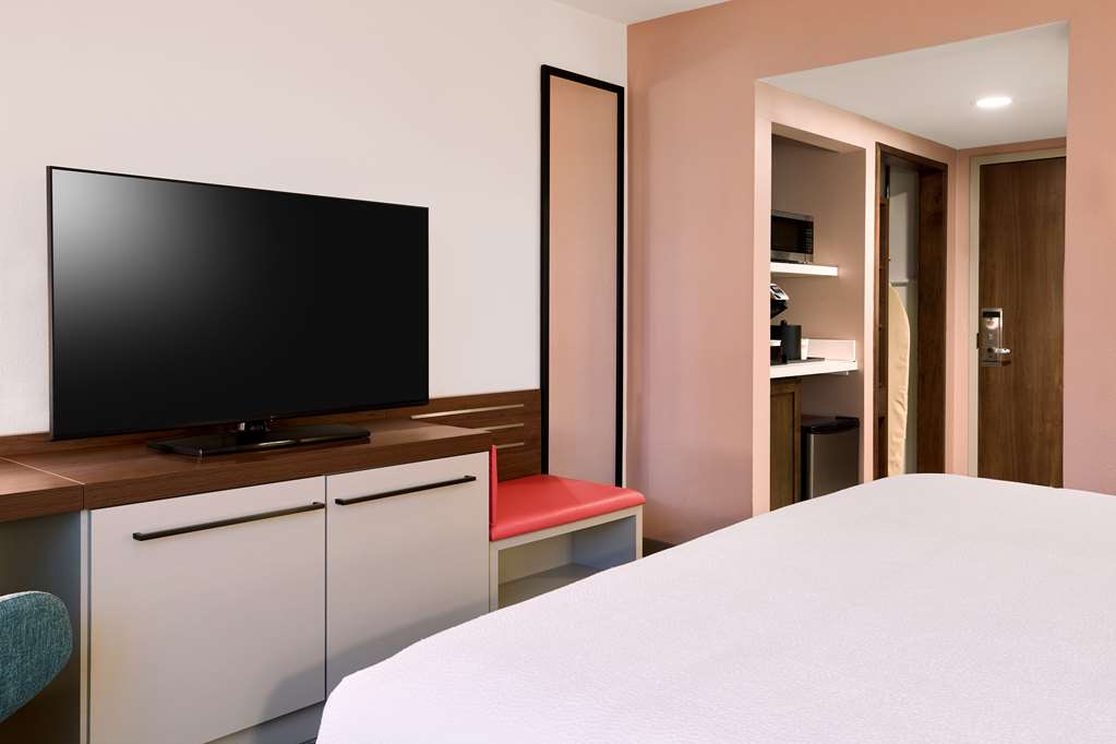 Hilton Garden Inn LAX Los Angeles Airport photo 3