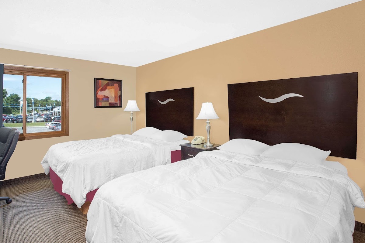 Super 8 by Wyndham Sheboygan WI photo 2
