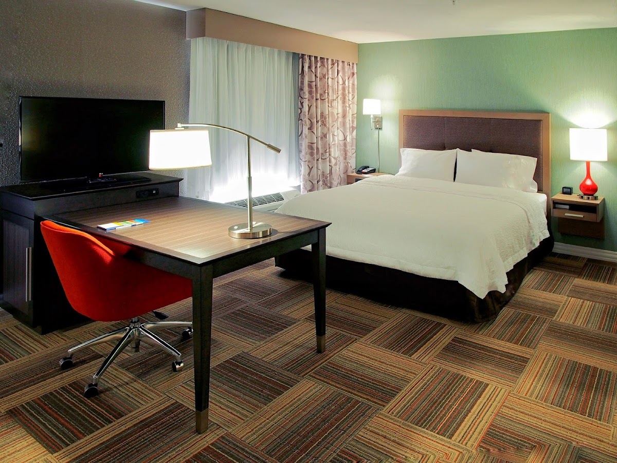 Hampton Inn & Suites Moore