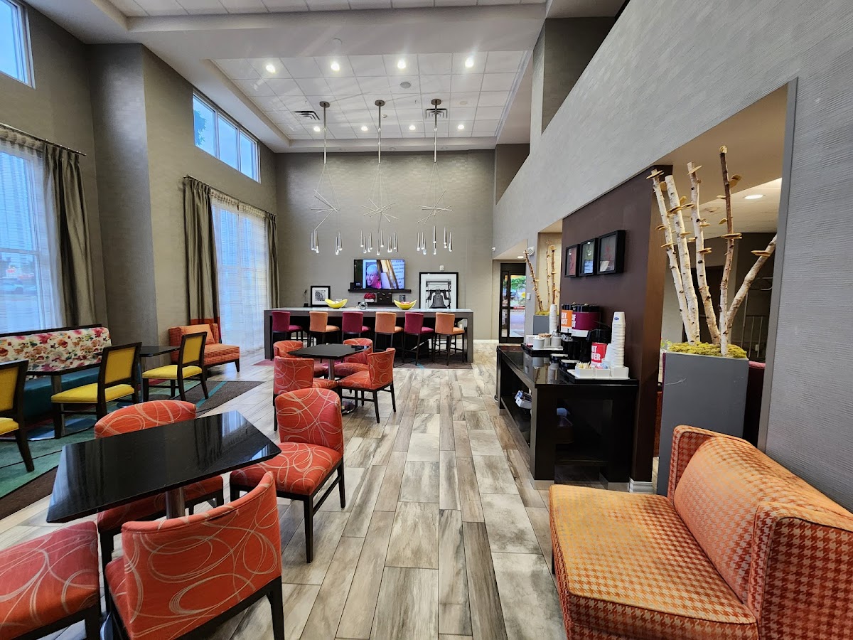 Hampton Inn & Suites Moore photo 3