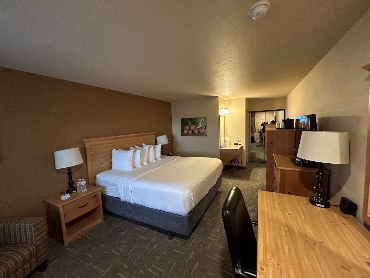 Best Western Plus Hartford Lodge photo 2