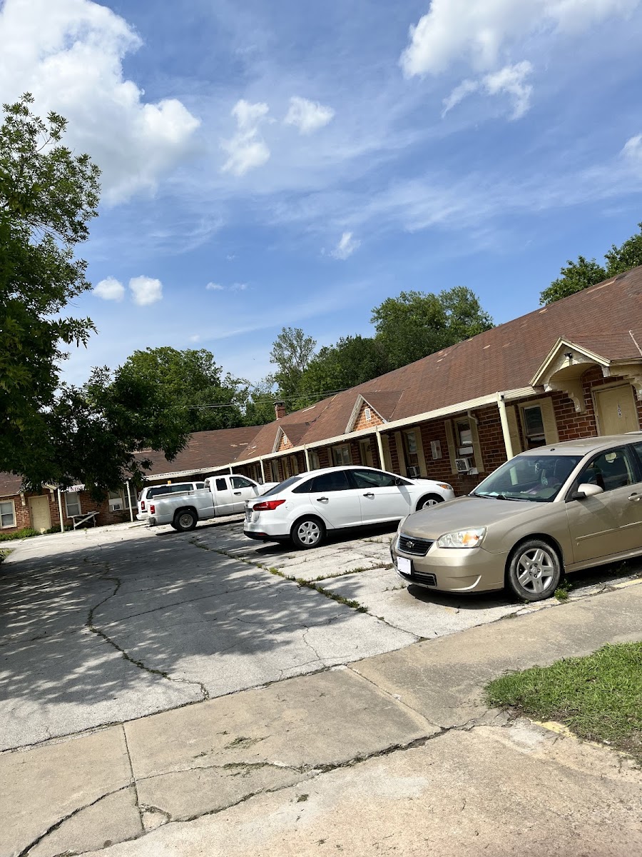 Twin Rivers Motel