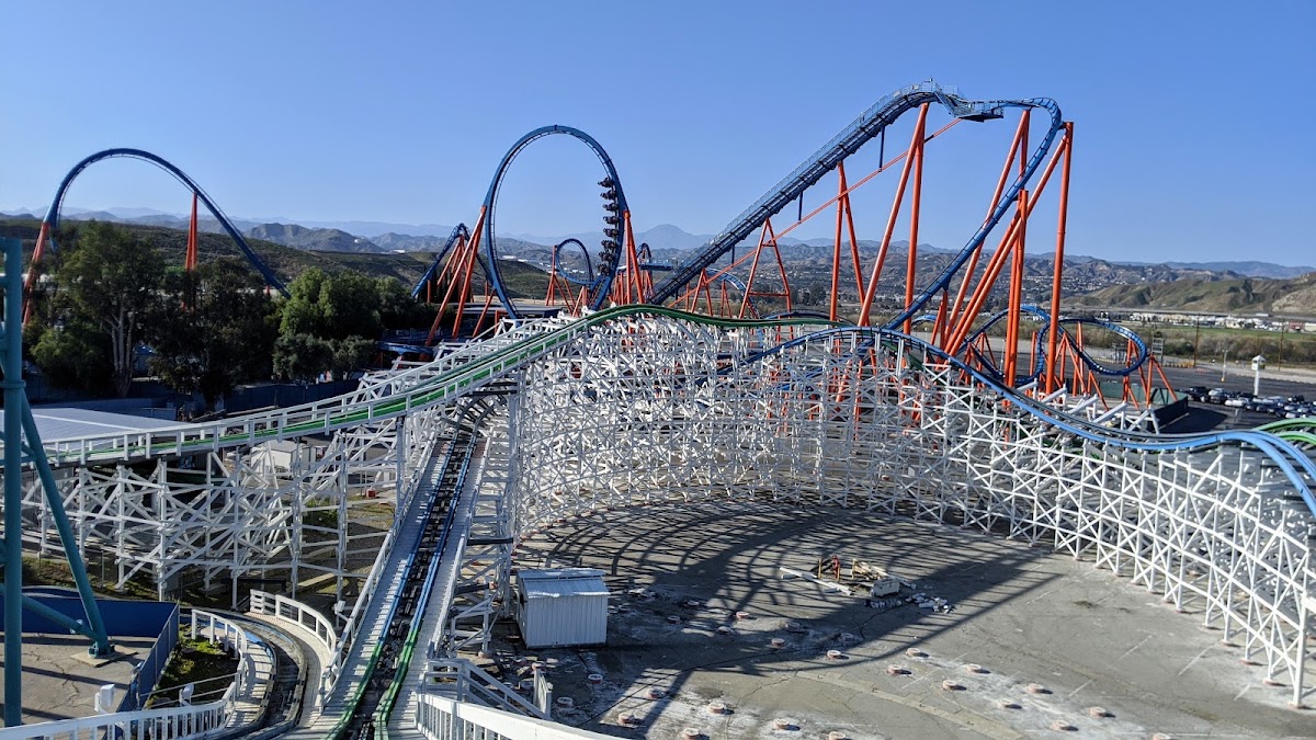 Twisted Colossus six flags