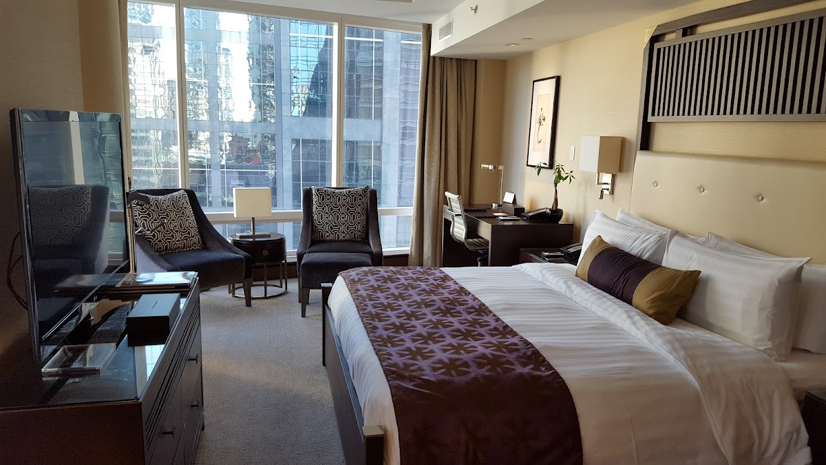 Shangri-La Toronto photo 2