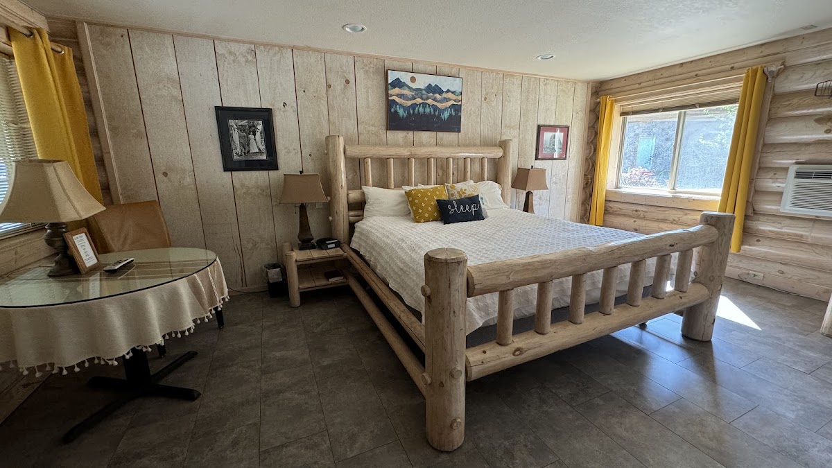 Log Inn of Bonners Ferry