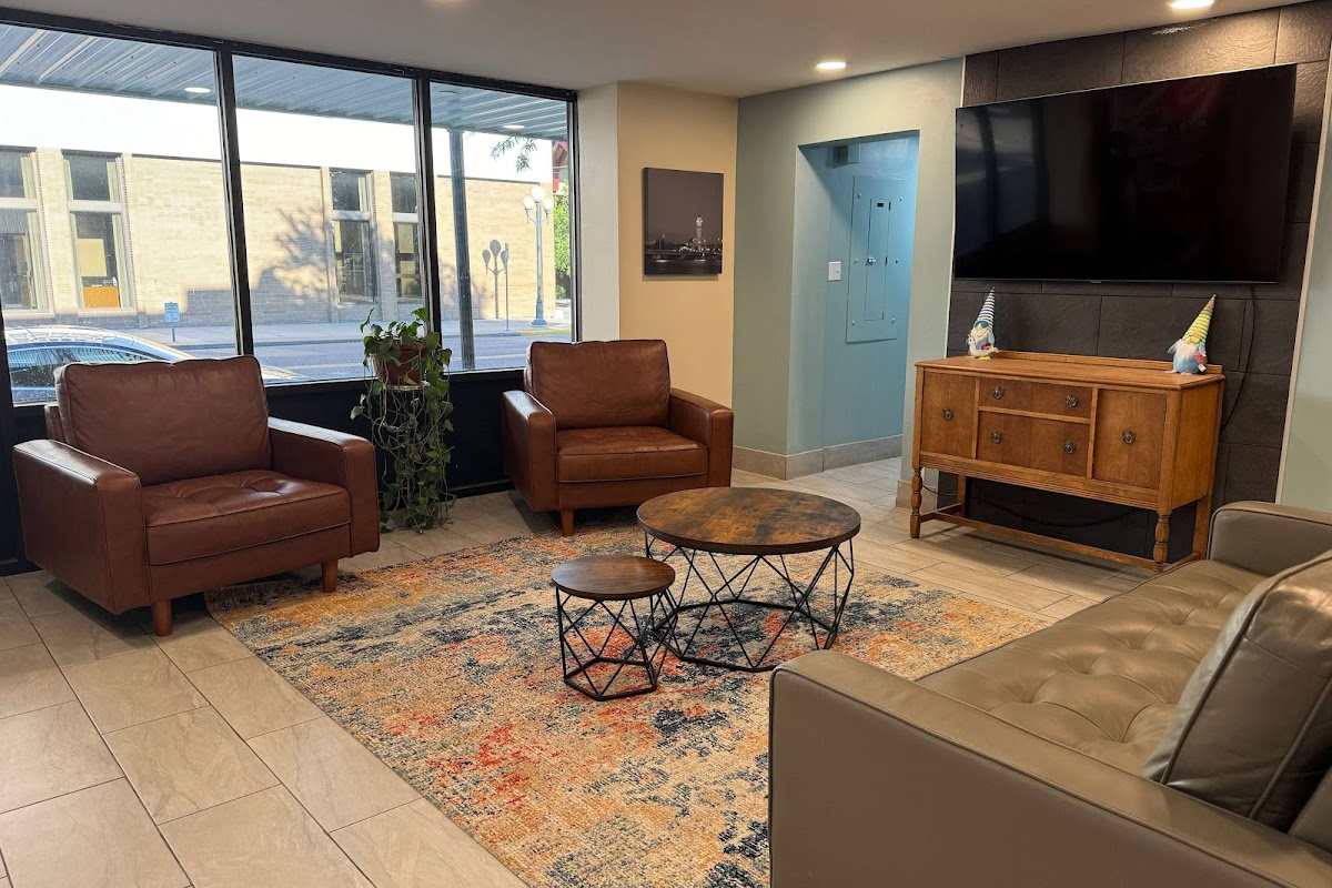 Super 8 by Wyndham Great Falls City Center photo 2