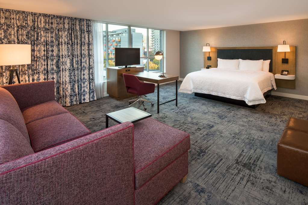 Hampton Inn & Suites Portland-Pearl District photo 2