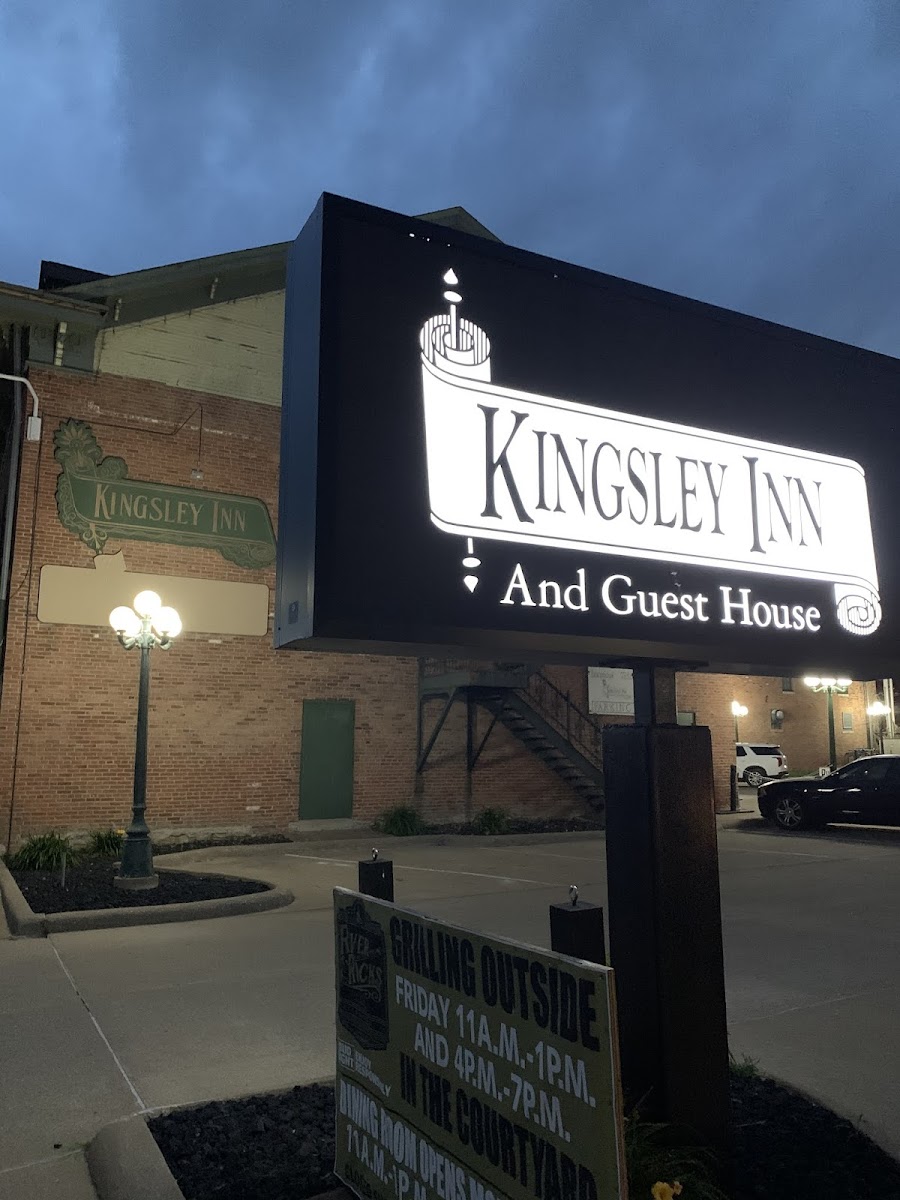 Kingsley Inn & Suites
