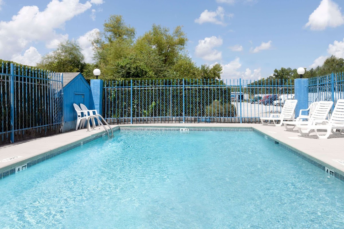 Days Inn by Wyndham Columbia NE Fort Jackson photo 3