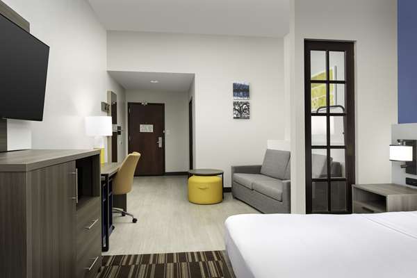 Comfort Suites Lake City photo 2