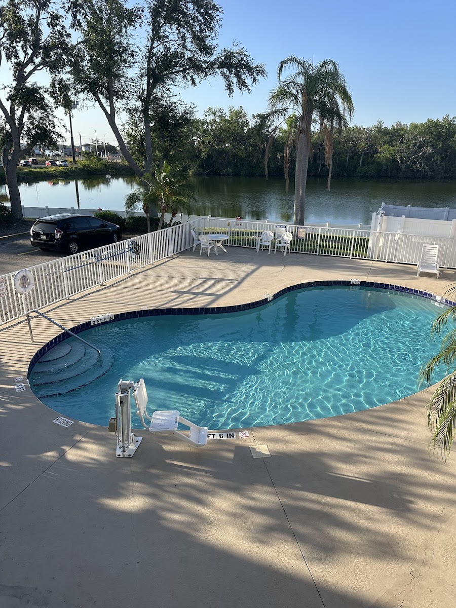 Red Roof Inn Ellenton - Bradenton NE photo 3