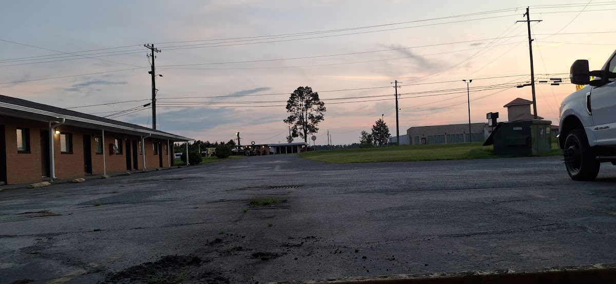 Benton's Motel photo 3
